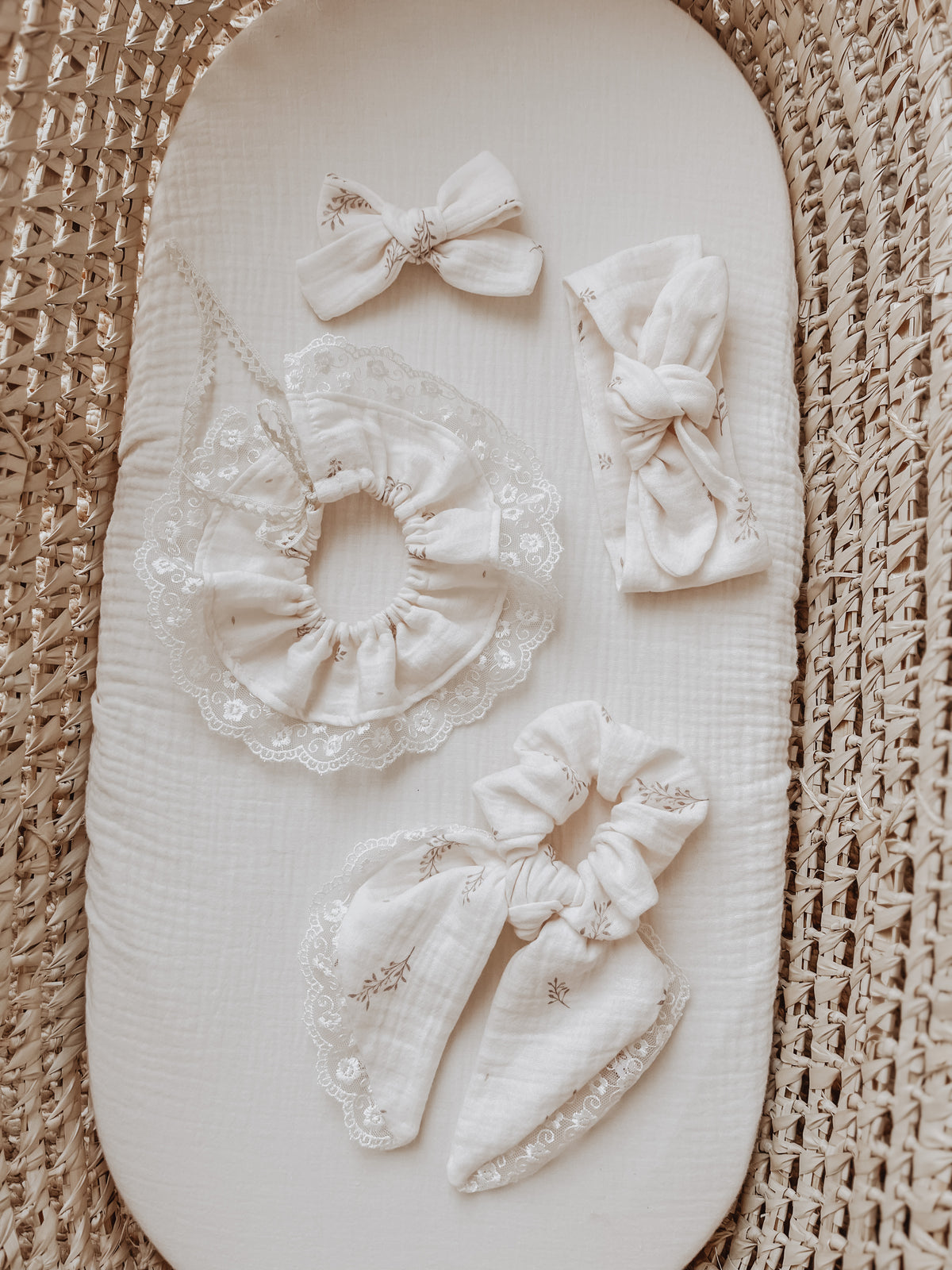 Faux Col En Dentelle Ajourée Pour Enfants – Col Venise Détachable Élégant Et Confortable